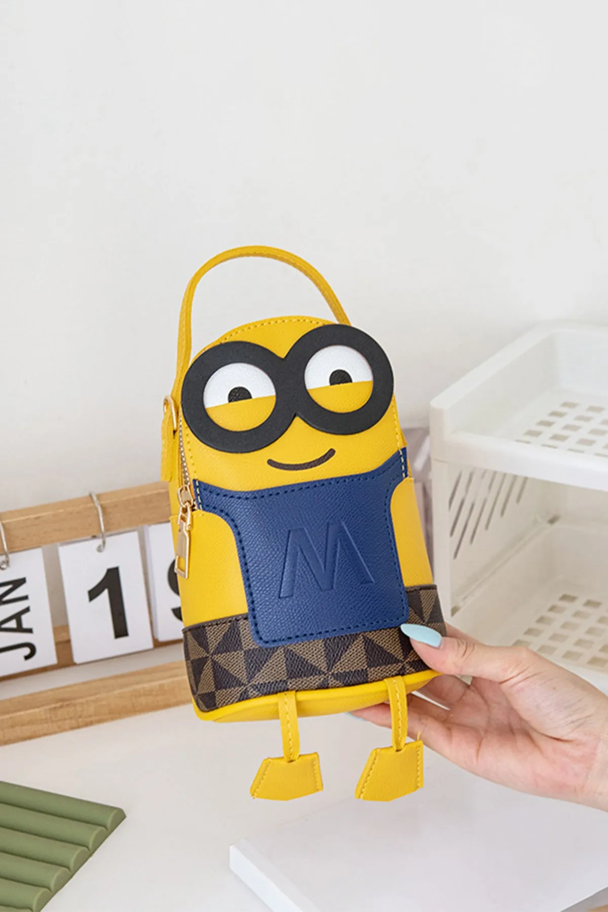 Minion Mobile Bag - A23 - WHB0061