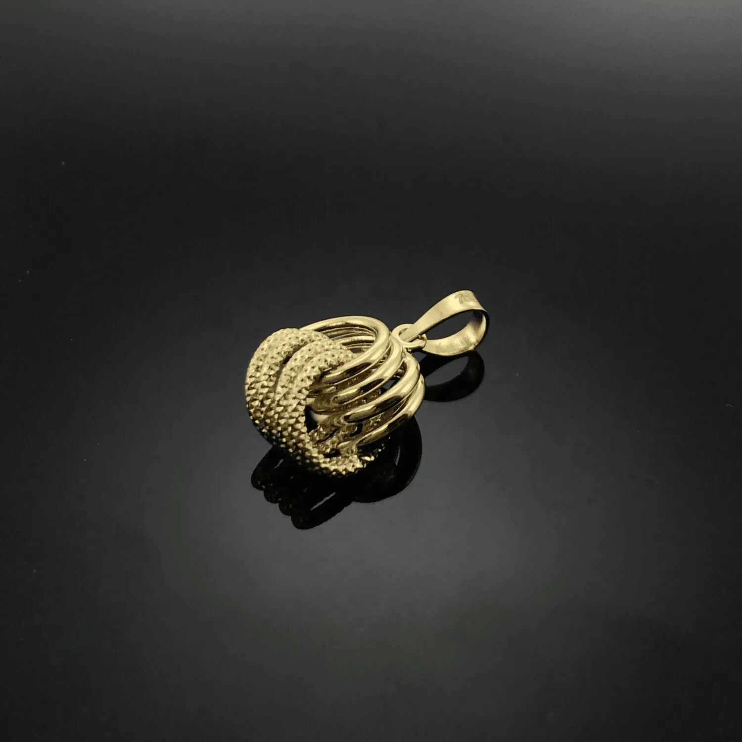 Real Gold 4 Ring Twisted Pendant 9807 P 1890