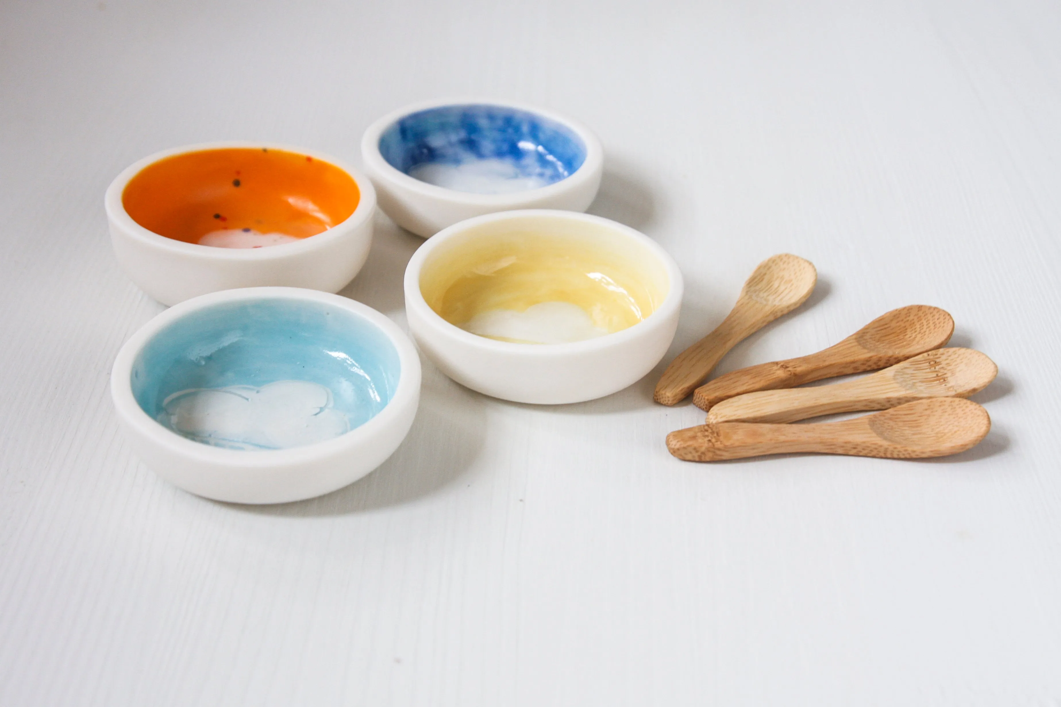 Tiny Cloud Bowl with bamboo spoon, 4 colours available